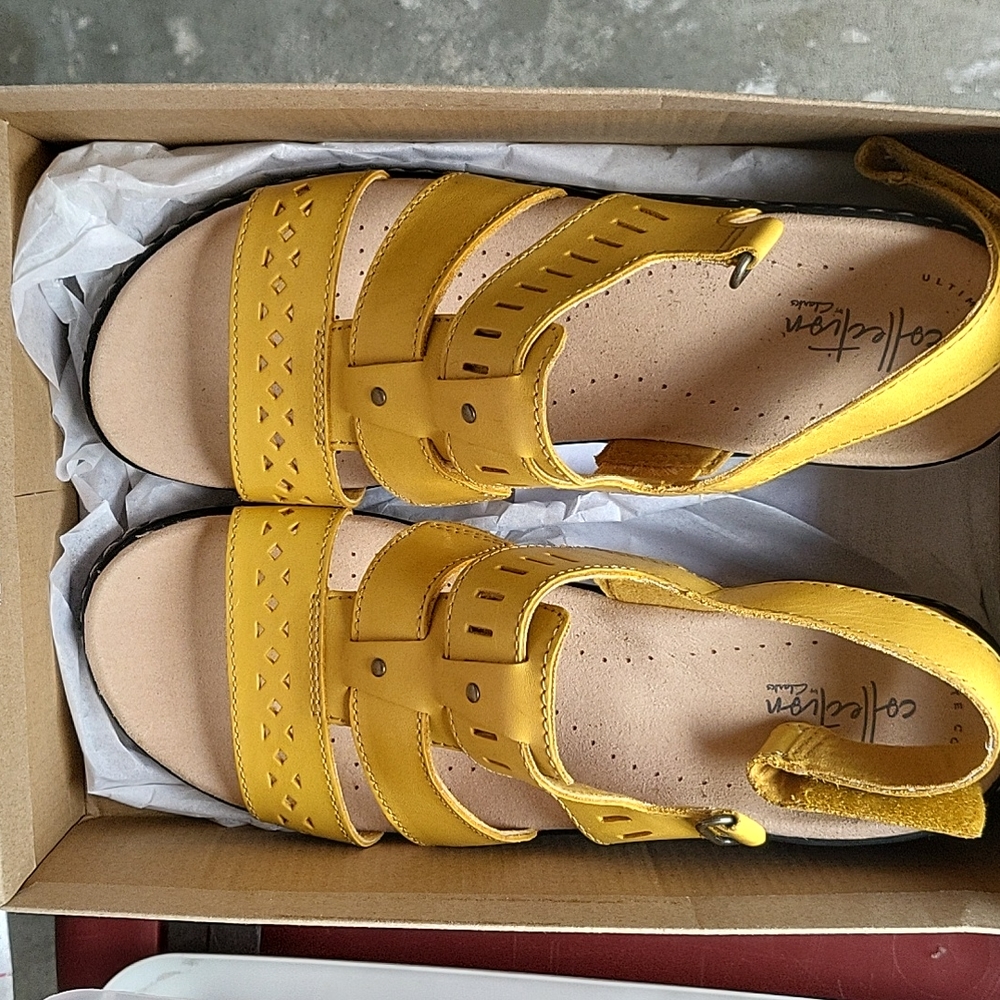 Clark's sandles